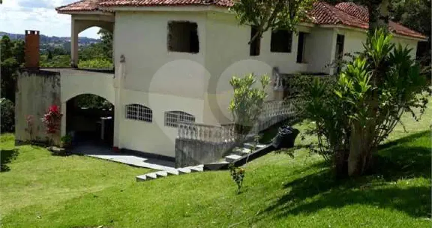 Casa com 3 quartos para alugar no Jardim Belizário, Cotia
