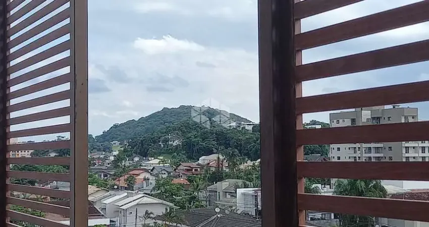 Belíssimo apartamento de Cobertura na divisa do Santo Antonio com o América!