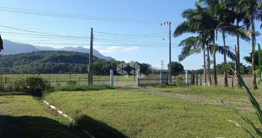 Chácara a Venda no Rio Bonito! Aceita permuta com carro e casas!!