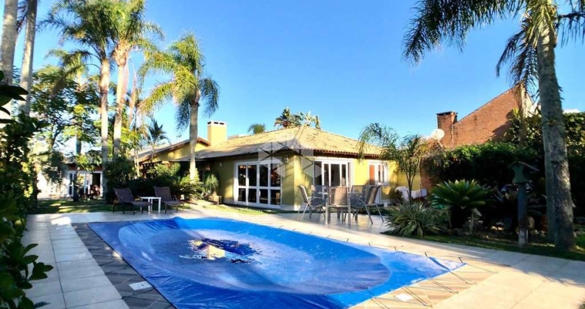 Casa Mobiliada com 3 Quartos e Piscina à Venda em Atlântida, Xangri-Lá - 350m²