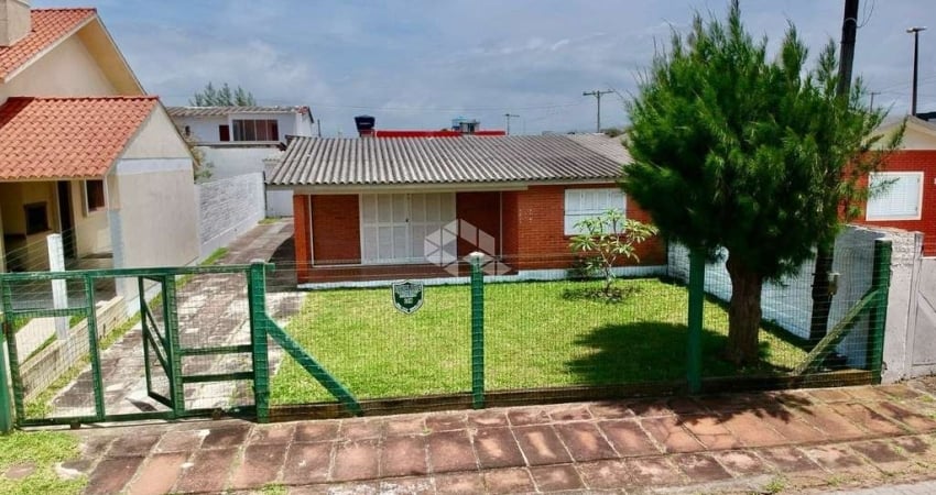 Casa à venda em Rainha do Mar, Xangri-lá - 3 dormitórios, 154m², a 4 quadras do mar