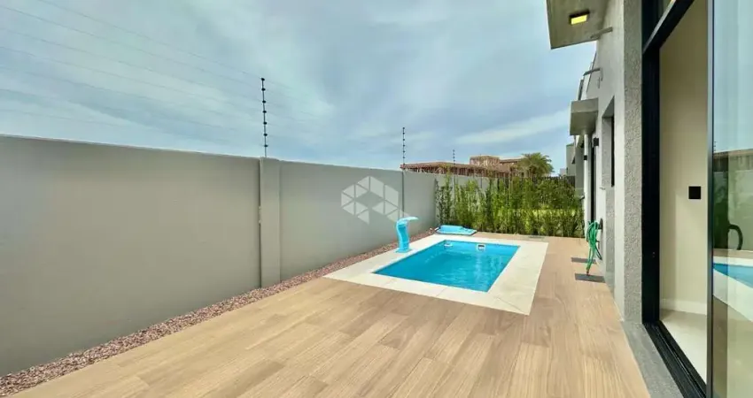 Casa condomínio fechado blue em xangri-lá, 04 suítes, 02 vagas