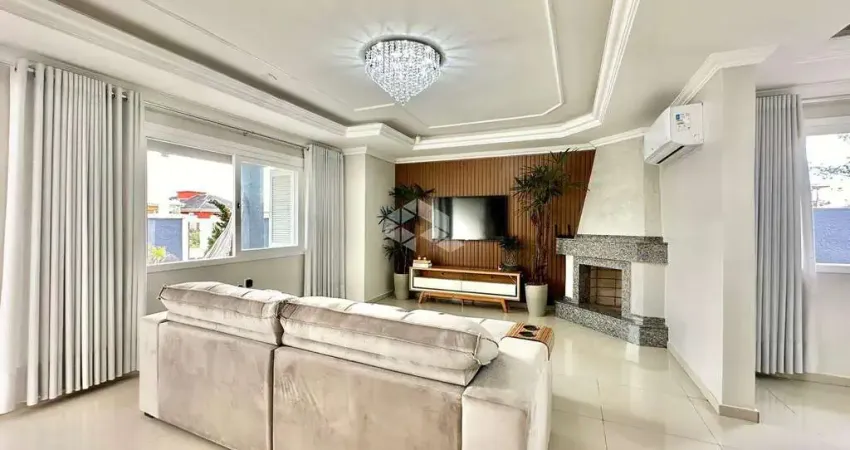 Casa 4 dormitórios, 4 suítes, em EM ATLÂNTIDA SUL - APENAS 50 METROS DA BEIRA MAR