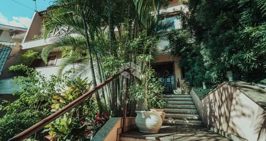 Casa/sobrado 03 dormitórios/02 suítes em Chácara das Pedras Porto Alegre