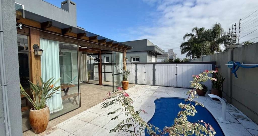 Casa térrea composta de 4 suítes/quartos, mobiliada em condominio fechado em Xangri-la