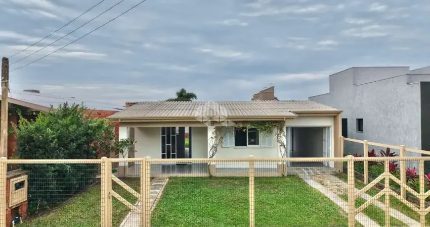 Casa 2 dormitórios, próximo ao mar,  Centro de Xangri-la