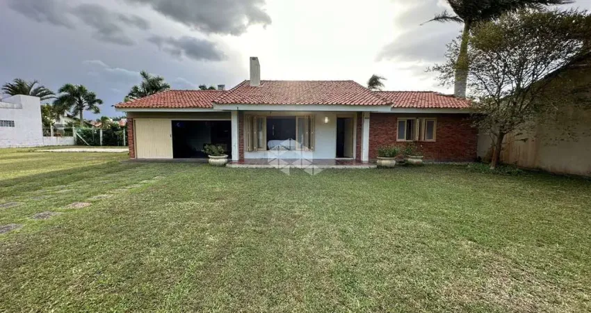 Casa Térrea em Atlântida, Xangri-Lá/RS  com 3 dormitórios