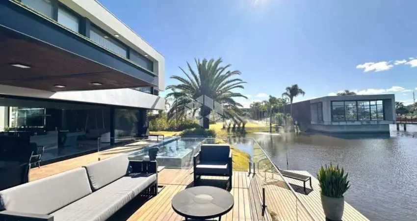 Sobrado Luxoso, composto de 5 suíte, moderno decorado no condominio fechado em Xangri-la