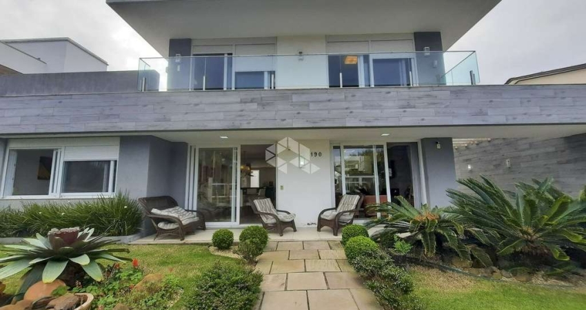 Casa com 5 suítes em Atlântida, quase divisa com Capão da Canoa/RS.