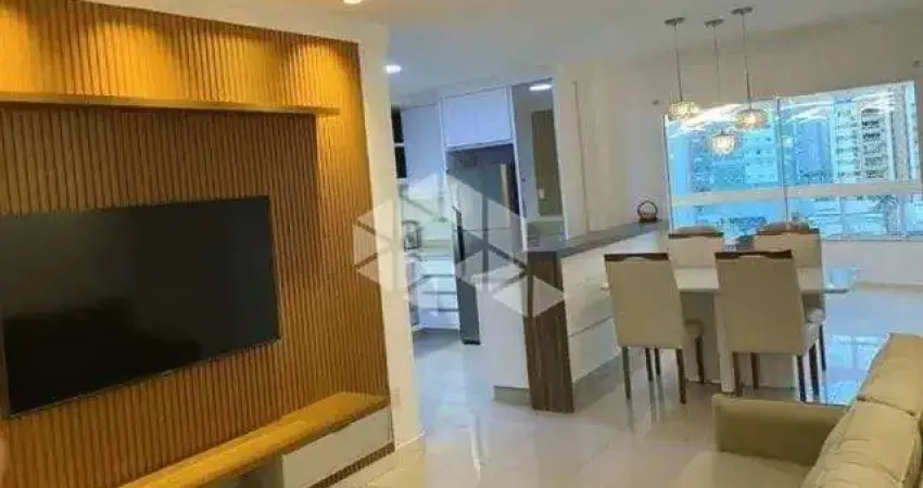 Apartamento mobiliado com 3 quartos, 2 banheiros, vaga de garagem dupla, 108 m² em Balneário Camboriú