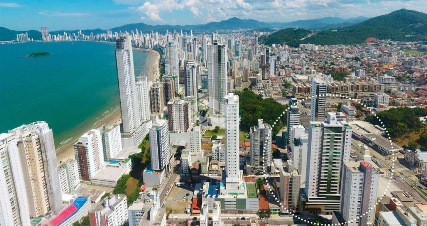 Apartamento 05 Dormitórios sendo 05 Suítes e 06 Vagas de Garagem