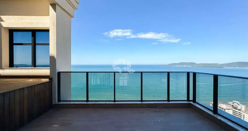 Cobertura triplex 4 suítes 6 vagas com vista mar na meia praia em itapema