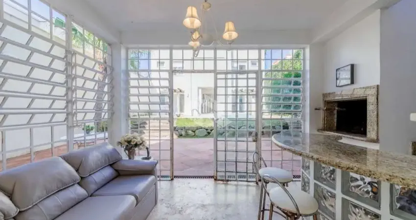 Casa de 5 dormitórios à venda com 560 m² e piscina !