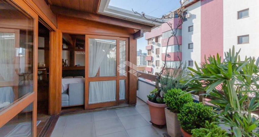 Cobertura ampla no bairro Mont Serrat