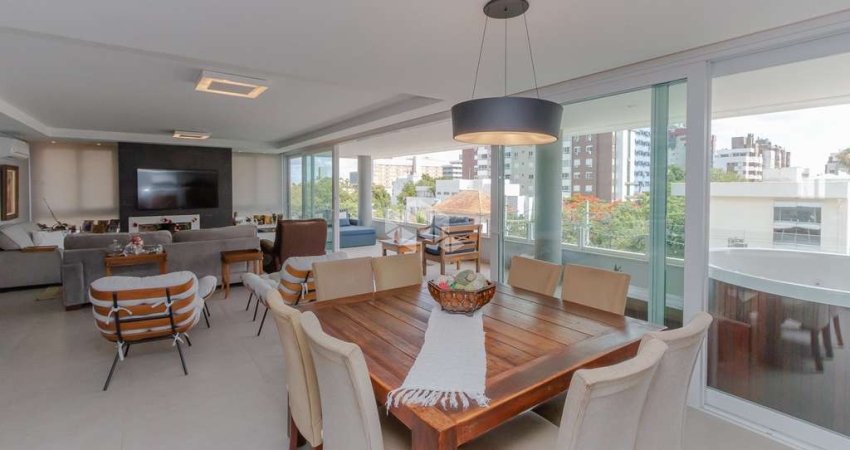 APARTAMENTO DE 230 M² COM 3 SUÍTES E 3 VAGAS NO BAIRRO MENINO DEUS.