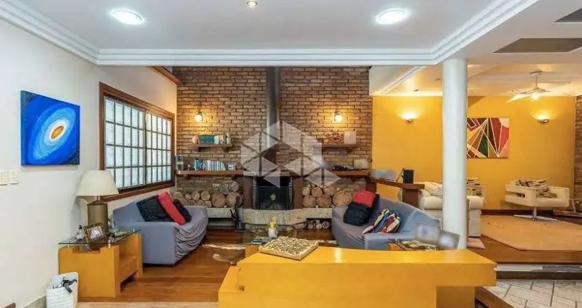 Casa com 3 quartos à venda na Avenida Orleaes, 492, Guarujá, Porto Alegre