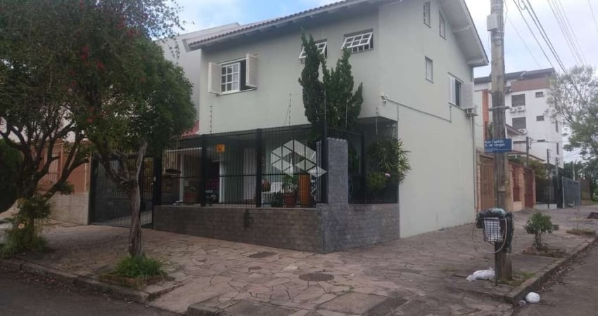 Casa com 4 quartos à venda na Rua Capitão Salustiano de Vargas, 336, Jardim Itu Sabará, Porto Alegre