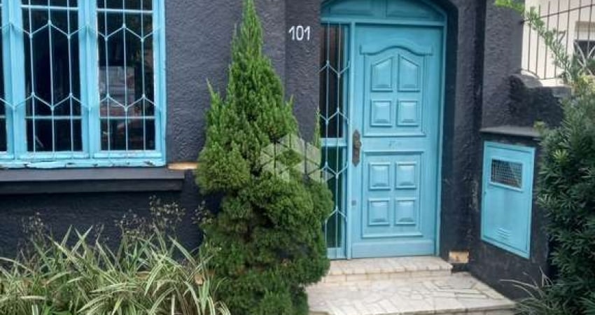 Casa com 2 quartos à venda na Rua Maranguape, 101, Petrópolis, Porto Alegre