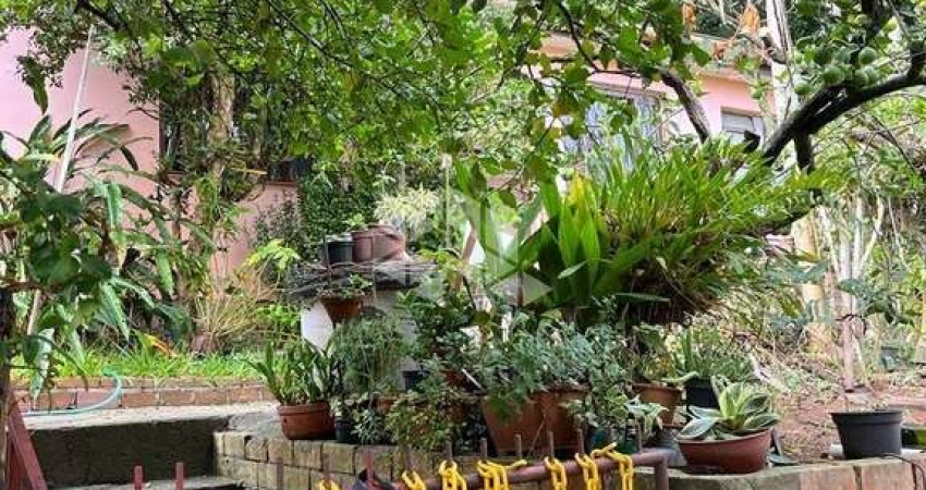 Charmosas casas em terreno amplo excelente para aquelas pessoas que querem uma boa localização