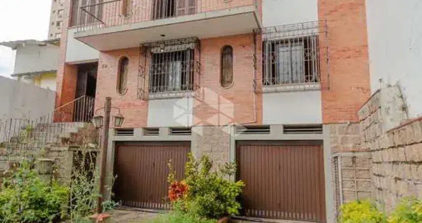 Apartamento com 135 m², 2 dormitórios, suíte, amplo living, banheiro social, copa cozinha, despensa e 2 vagas