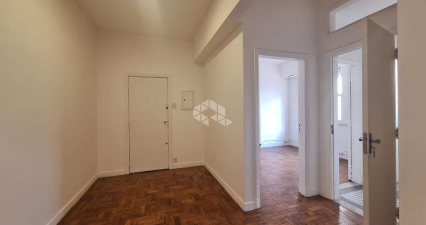 Ótima Sala Comercial com 75m² com 4 salas ou 3 salas e 1 recepção em frente Metro Anhangabaú