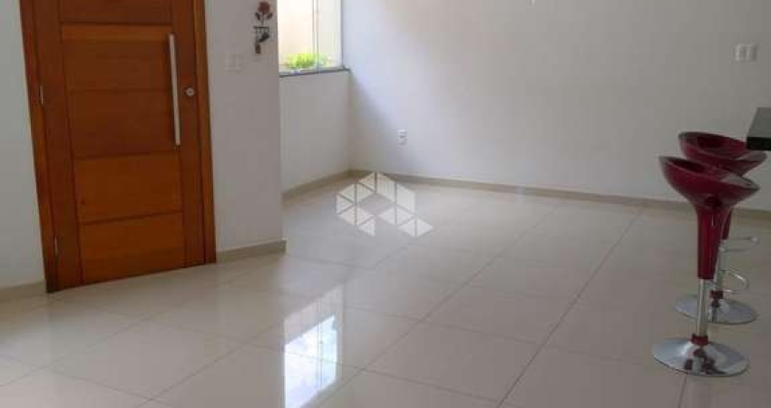 Vendo/Alugo Ótimo Sobrado em Condomínio na Vila Formosa