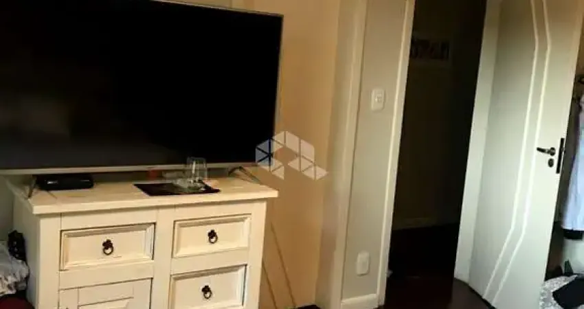 Excelente casa na Garibaldina. Composta de 03 dormitórios, sendo 01 suíte.