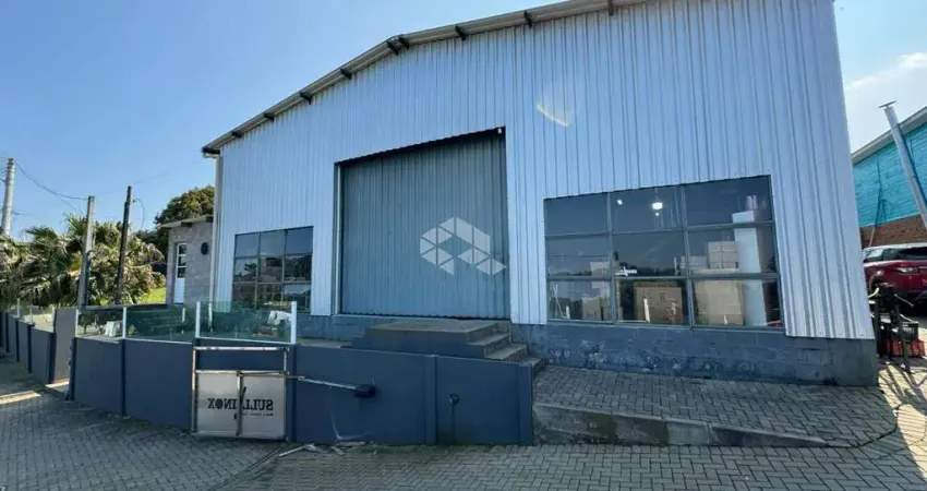PAVILHÃO 230M² + CASA COM 5 DORMITÓRIOS, COM PISCINA E JACUSI