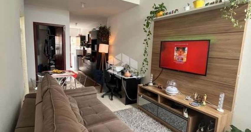 Casa mobiliada com 02 quartos/dormitórios no bairro Barra do Aririú, em Palhoça- SC