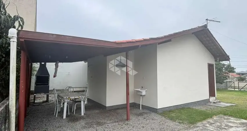 Casa com 02 quartos/dormitórios no bairro Praia do Sonho, em Palhoça- SC