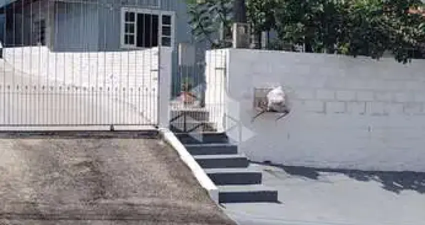 Casa com 2 quartos/dormitórios no bairro Ipiranga, em São José- SC