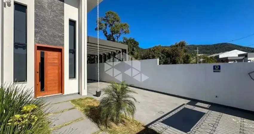 Casa com 2 quartos/dormitórios no bairro Forquilhas, em São José- SC