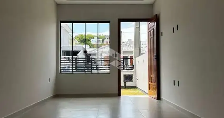 Casa com 2 suítes no bairro Potecas, em São José- SC