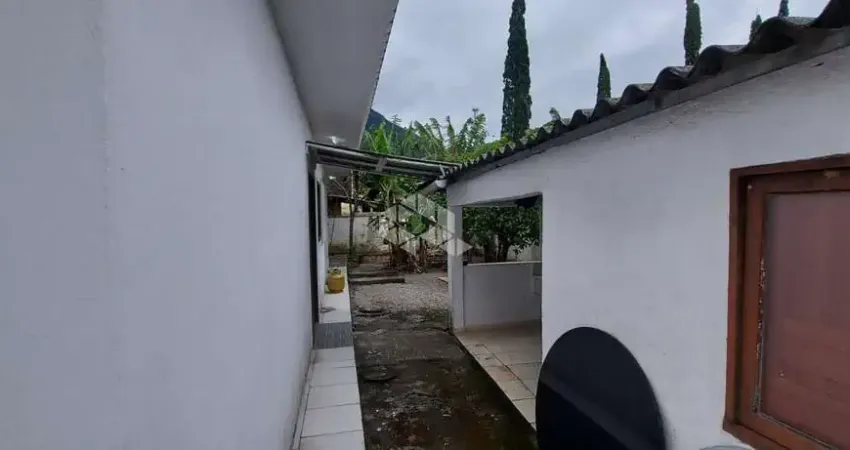 Casa com 2 quartos/dormitórios no bairro praia de fora, em palhoça- sc
