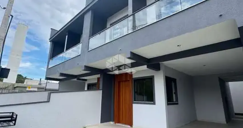 Sobrado com 3 quartos/dormitórios no bairro Sertão do Maruim, em São José- SC