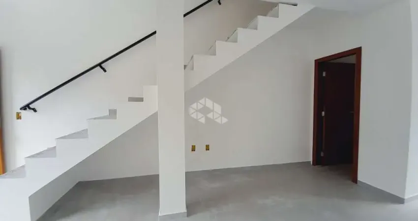 Sobrado com 2 quartos/dormitórios no bairro real parque, em são josé- sc