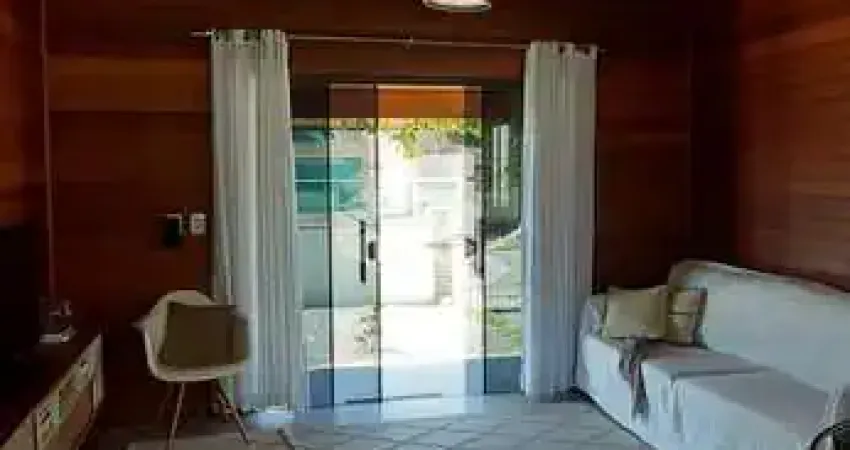 Casa com 2 quartos/dormitórios no bairro Praia de Fora, em Palhoça- SC