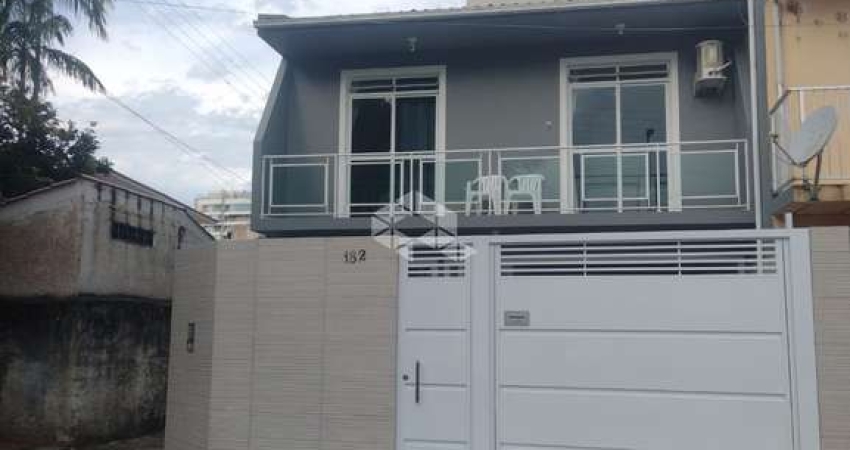Casa com 3 quartos/dormitórios no bairro Abraão, em Florianópolis-SC