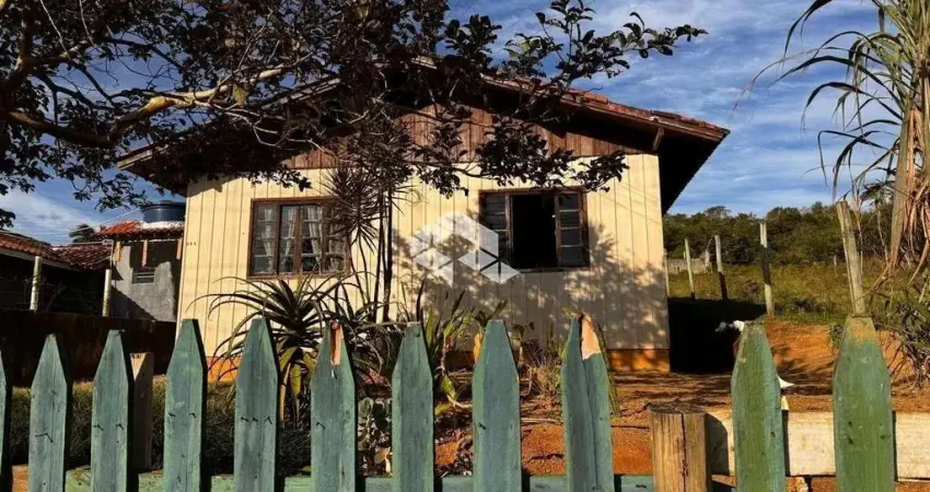 Casa com 2 quartos/dormitórios no bairro areias do meio, em governador celso ramos - sc