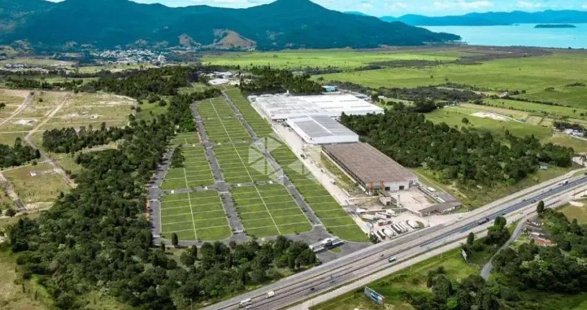 Terreno no bairro areias de baixo, em governador celso ramos - sc