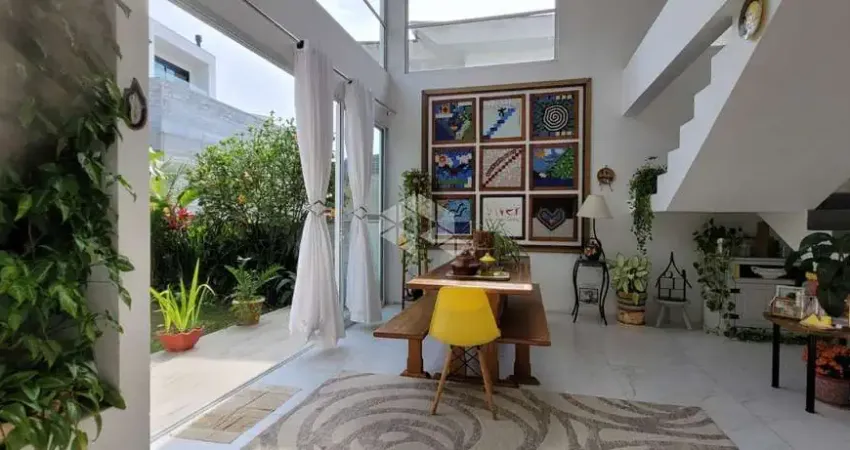 Casa com 4 quartos/dormitórios no bairro Pedra Branca, em Palhoça - SC