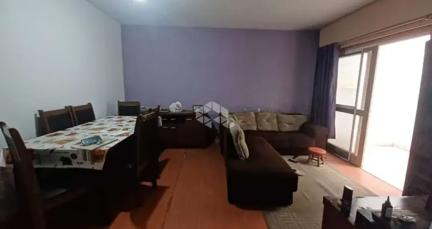 Apartamento térreo à venda com 2 dormitórios no coração do bairro Bom Fim