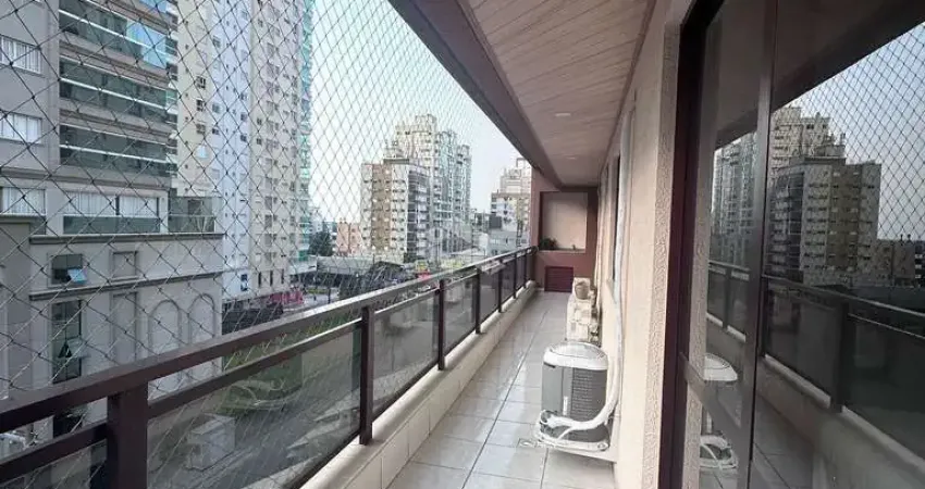 Apartamento três dormitórios na Meia Praia em Itapema SC