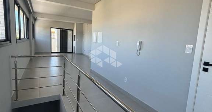 Cobertura duplex com três suítes próximo a praia do Mariscal