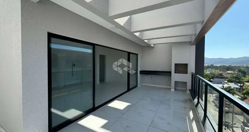 Cobertura duplex com quatro suites no Mariscal em Bombinhas SC
