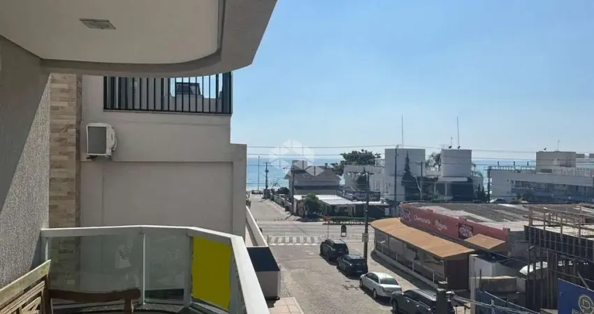 Apartamento com tres quartos mobiliado a apenas 50 metros da praia de Bombas em Bombinhas SC