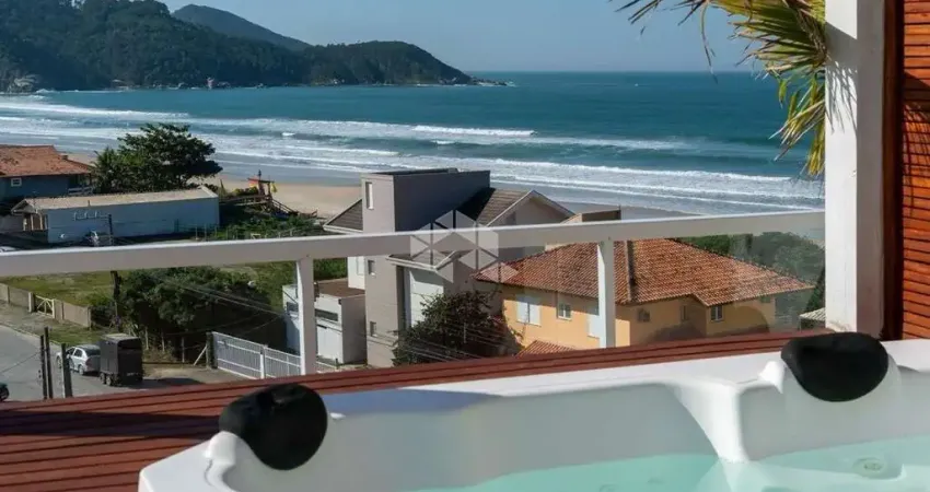 Cobertura Duplex com três dormitórios no Mariscal em Bombinhas SC - Vista mar