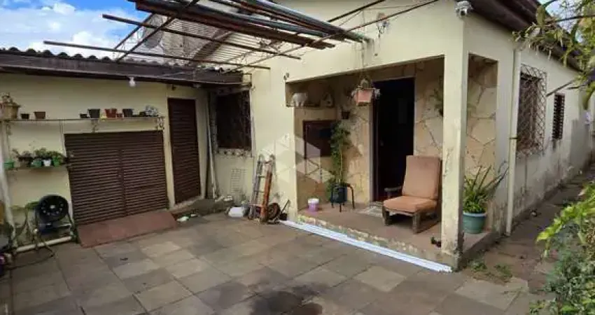 Casa 3 Quartos, 1 Suite e 1 Vaga. Lomba do Pinheiro