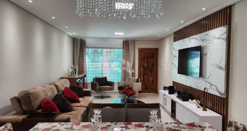 Sobrado com 3 dormitórios e 3 vagas,  localizado na Vila Carrão