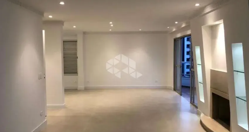 Apartamento á venda com 195 m² 03 suítes, 03 vagas no Jardim Paulista